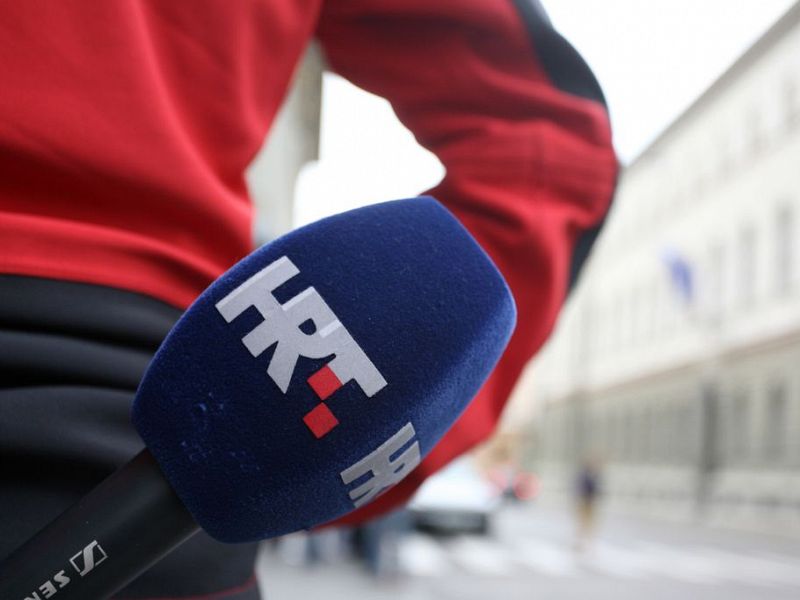 HRT naj umakne tožbe proti hrvaškim novinarjem