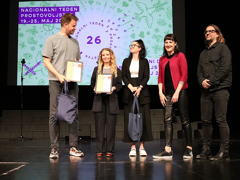 Priznanja za krepitev vrednot prostovoljstva v medijih novinarjem Večera in Dela