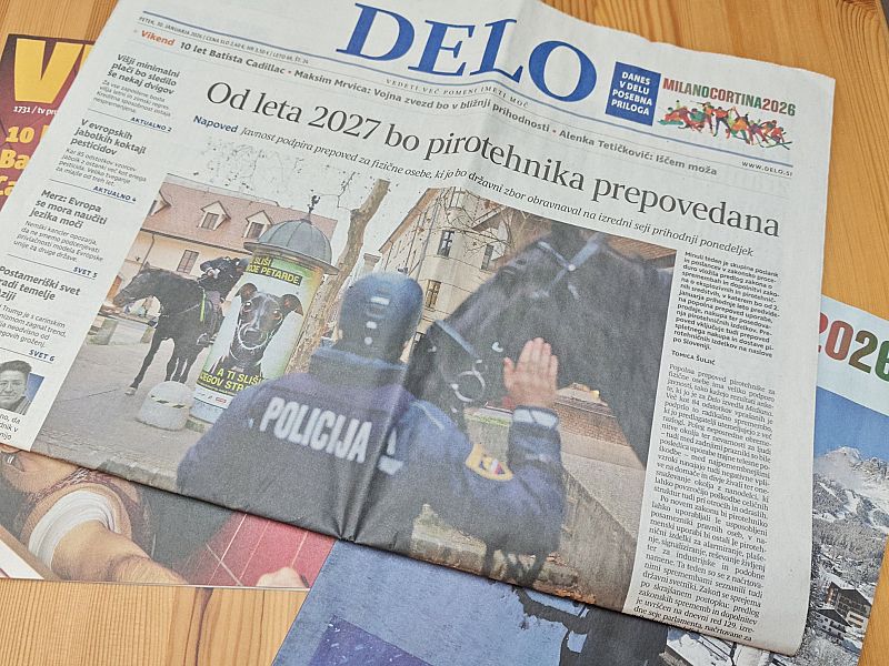 Poziv lastniku časnika Delo, naj ne niža standardov uredniške avtonomije