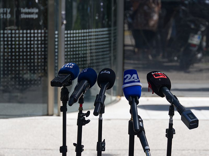 Poziv oblastem, naj se vzdržijo sprejemanja sprememb, ki bi oslabile javne medije
