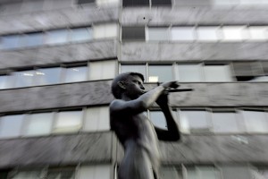 SLOVENIJA,LJUBLJANA,16,12,2010,KALINOV DECEK PRED RTV STAVBO.FOTO:MAVRIC PIVK/DELO